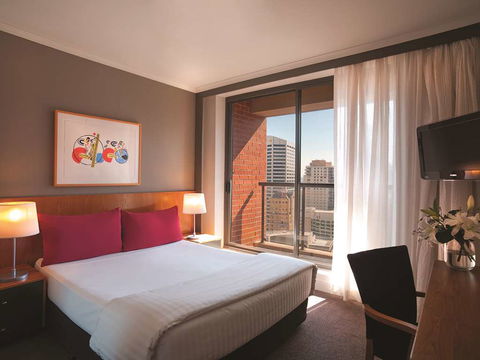 Adina Apartment Hotel Sydney Town Hall - Surfers Paradise Gold Coast 4