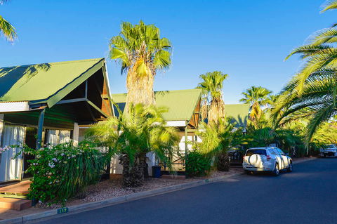 Desert Palms Alice Springs - Surfers Paradise Gold Coast 0