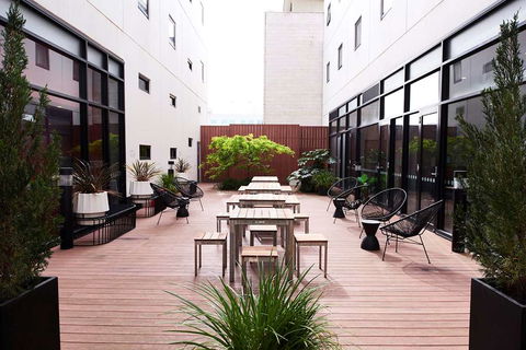 Essence Hotel Carlton - Surfers Paradise Gold Coast 1