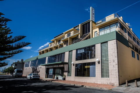 Alloggio Newcastle Beach Hotel - Surfers Paradise Gold Coast 0