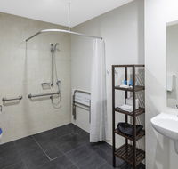 Meriton Serviced Apartments North Sydney - Surfers Paradise Gold Coast