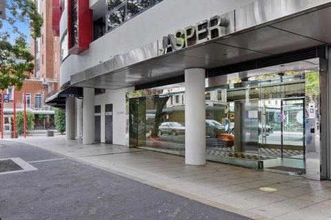 Astra Jasper - Surfers Paradise Gold Coast 2