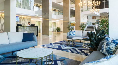 Pacific Hotel Cairns - Surfers Paradise Gold Coast 2