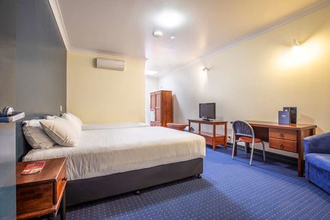 Atherton Hotel - Surfers Paradise Gold Coast 2