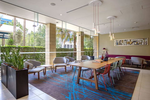 Courtyard By Marriott Sydney-North Ryde - Surfers Paradise Gold Coast 1