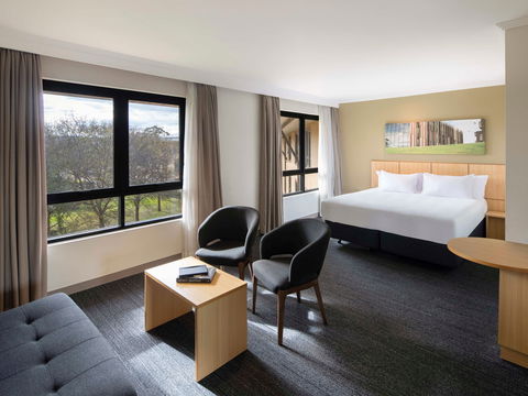 Mercure Sydney Macquarie Park - Surfers Paradise Gold Coast 2