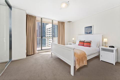 Astra Sydney CBD Pitt Street - Surfers Paradise Gold Coast 2