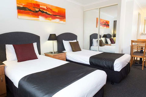 Alpha Hotel Canberra - Surfers Paradise Gold Coast 1