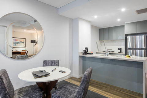 Meriton Serviced Apartments North Sydney - Surfers Paradise Gold Coast 5