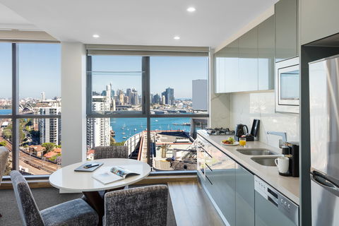 Meriton Serviced Apartments North Sydney - Surfers Paradise Gold Coast 6
