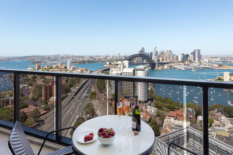 Meriton Serviced Apartments North Sydney - Surfers Paradise Gold Coast 13