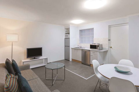 Adina Serviced Apts Canberra Kingston - Surfers Paradise Gold Coast 10