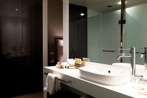 East Hotel - Surfers Paradise Gold Coast 6