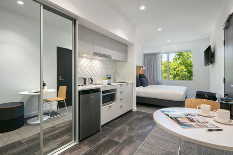 Quest Canberra City Walk - Surfers Paradise Gold Coast 5