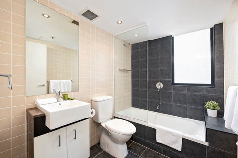 Astra Apartments Parramatta - Surfers Paradise Gold Coast 7