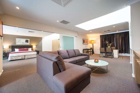Ramada Hotel & Suites Sydney Cabramatta - Surfers Paradise Gold Coast 6