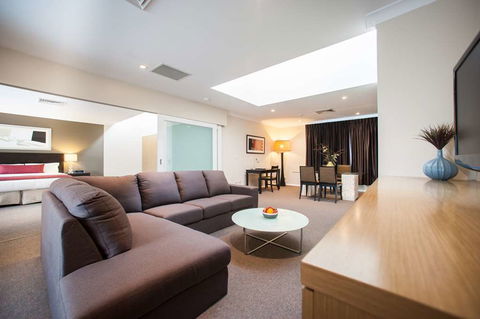 Ramada Hotel & Suites Sydney Cabramatta - Surfers Paradise Gold Coast 7