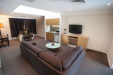 Ramada Hotel & Suites Sydney Cabramatta - Surfers Paradise Gold Coast 8