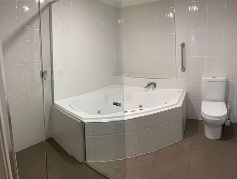 Bathurst Heritage Motor Inn - Surfers Paradise Gold Coast 3