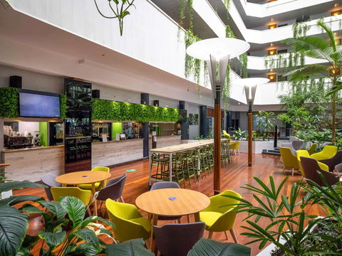 Novotel Darwin Atrium - Surfers Paradise Gold Coast 3