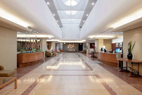 DoubleTree By Hilton Esplanade Darwin - Surfers Paradise Gold Coast 2