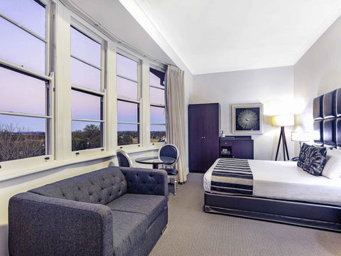Mercure Monte Pio Hotel & Conference Ctr - Surfers Paradise Gold Coast 1