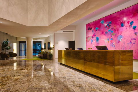 Eatons Hill Hotel - Surfers Paradise Gold Coast 1