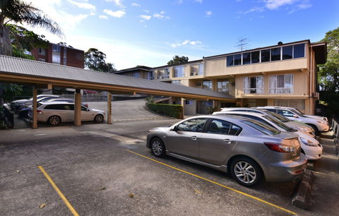 Twin Towers Inn - Surfers Paradise Gold Coast 1