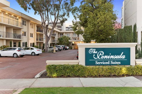The Peninsula Riverside Apartments - Surfers Paradise Gold Coast 1