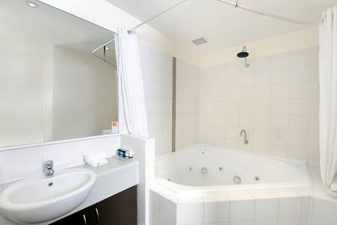 Assured Ascot Quays Apartment Hotel - Surfers Paradise Gold Coast 7