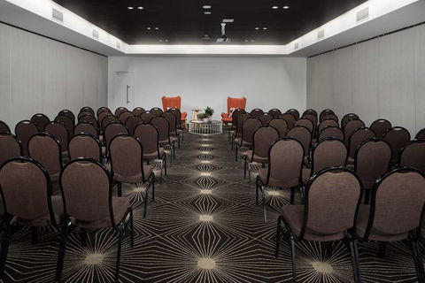 Atura Dandenong - Surfers Paradise Gold Coast 7