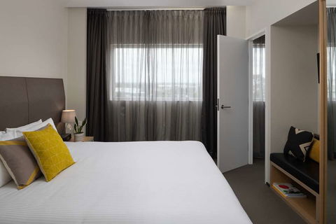 Atura Dandenong - Surfers Paradise Gold Coast 12