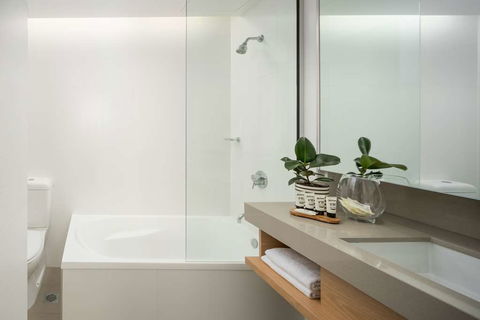 Atura Dandenong - Surfers Paradise Gold Coast 13