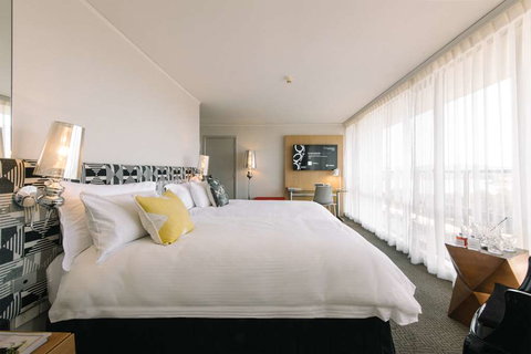 QT Canberra - Surfers Paradise Gold Coast 6