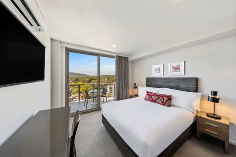 Adina Serviced Apts Canberra Dickson - Surfers Paradise Gold Coast 9