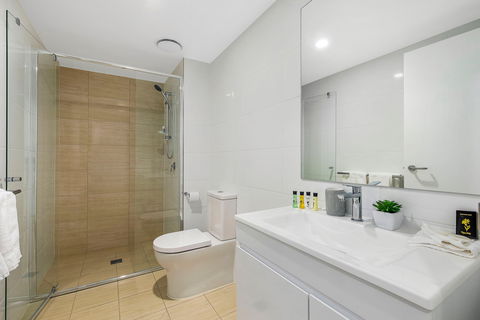 Astra Apartments Newcastle - Surfers Paradise Gold Coast 3