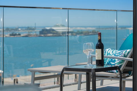 Astra Apartments Newcastle - Surfers Paradise Gold Coast 17