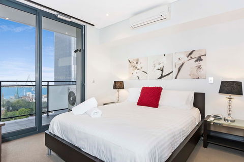 Astra Apartments Perth - Surfers Paradise Gold Coast 13