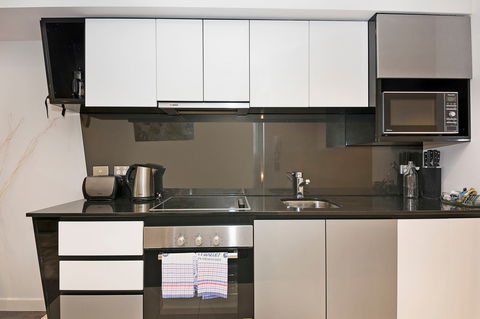 Astra Apartments Perth - Surfers Paradise Gold Coast 14