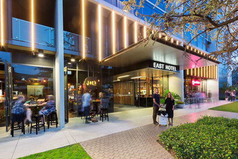 East Hotel - Surfers Paradise Gold Coast 1