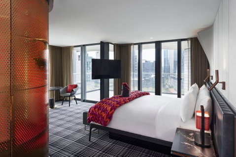 W Melbourne - Surfers Paradise Gold Coast 2
