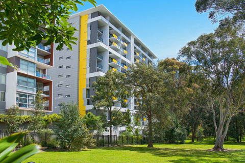 Astra Apartments MacQuarie Park - Surfers Paradise Gold Coast 0