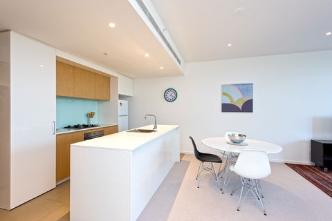 Astra Apartments MacQuarie Park - Surfers Paradise Gold Coast 2