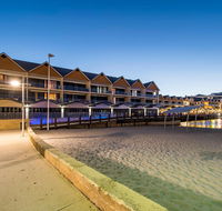 Dolphin Quay Apartment Hotel - Surfers Paradise Gold Coast