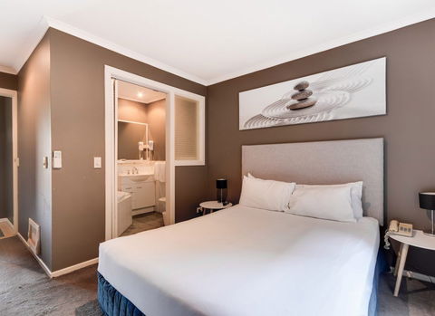 Aqualuna Beach Resort - Surfers Paradise Gold Coast 1