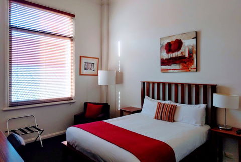 The Ansonia - Surfers Paradise Gold Coast 1