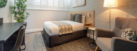 Fitzroy Motel - Surfers Paradise Gold Coast 1