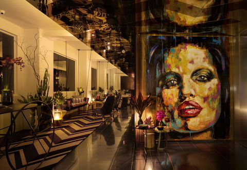 Adelphi Hotel - Surfers Paradise Gold Coast 2