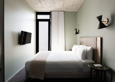 Alex Hotel, Perth - Surfers Paradise Gold Coast 2
