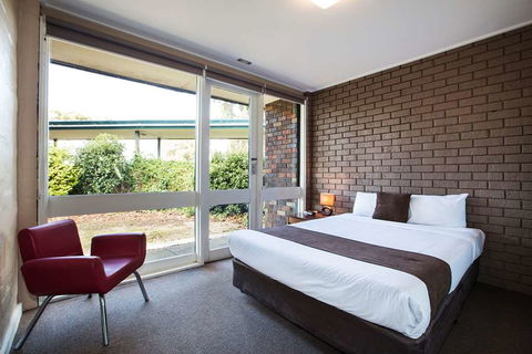 Burvale Hotel - Surfers Paradise Gold Coast 1